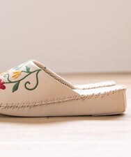 GQ6GD05050 Sybilla(バイヤーズ セレクト) 【Sybilla】フロラシオン スリッパ  ベージュ