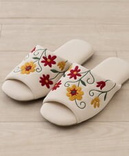 GQ6GD07025 Sybilla(バイヤーズ セレクト) 【Sybilla】 フラワーガーデン2 スリッパ ベージュ