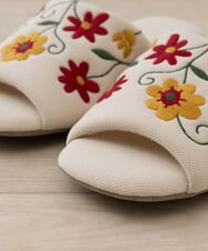 GQ6GD07025 Sybilla(バイヤーズ セレクト) 【Sybilla】 フラワーガーデン2 スリッパ ベージュ