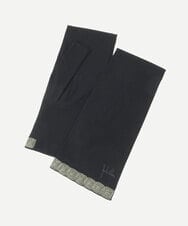 GS2GD03035 Sybilla(シビラ) 【日本製/接触冷感】モチーフ刺繍UVフィンガーレス手袋 ブラック