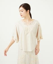 GYBGF30800 Sybilla(シビラ) ◆受注生産◆フラワーレース刺繍ブラウス アイボリー