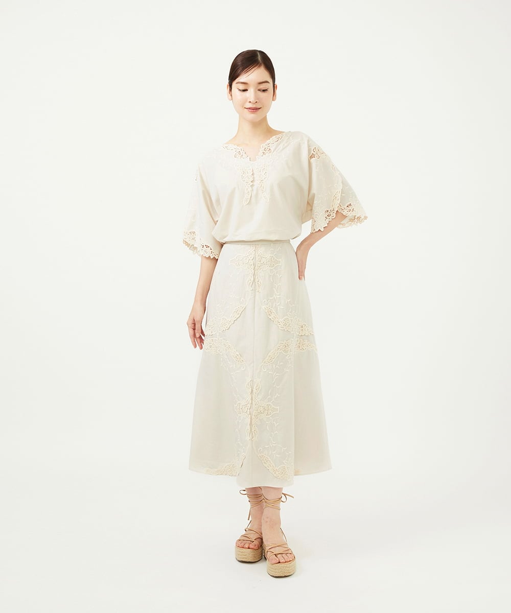 GYBGF30800 Sybilla(シビラ) ◆受注生産◆フラワーレース刺繍ブラウス アイボリー