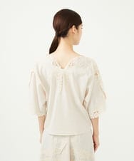 GYBGF30800 Sybilla(シビラ) ◆受注生産◆フラワーレース刺繍ブラウス アイボリー