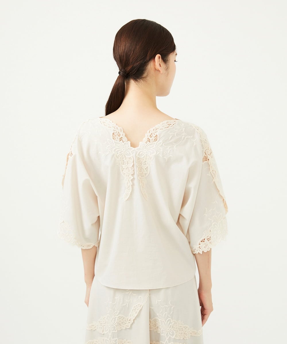 GYBGF30800 Sybilla(シビラ) ◆受注生産◆フラワーレース刺繍ブラウス アイボリー