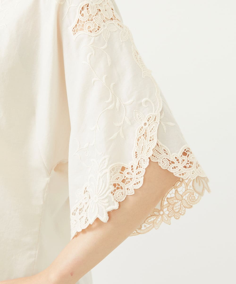 GYBGF30800 Sybilla(シビラ) ◆受注生産◆フラワーレース刺繍ブラウス アイボリー