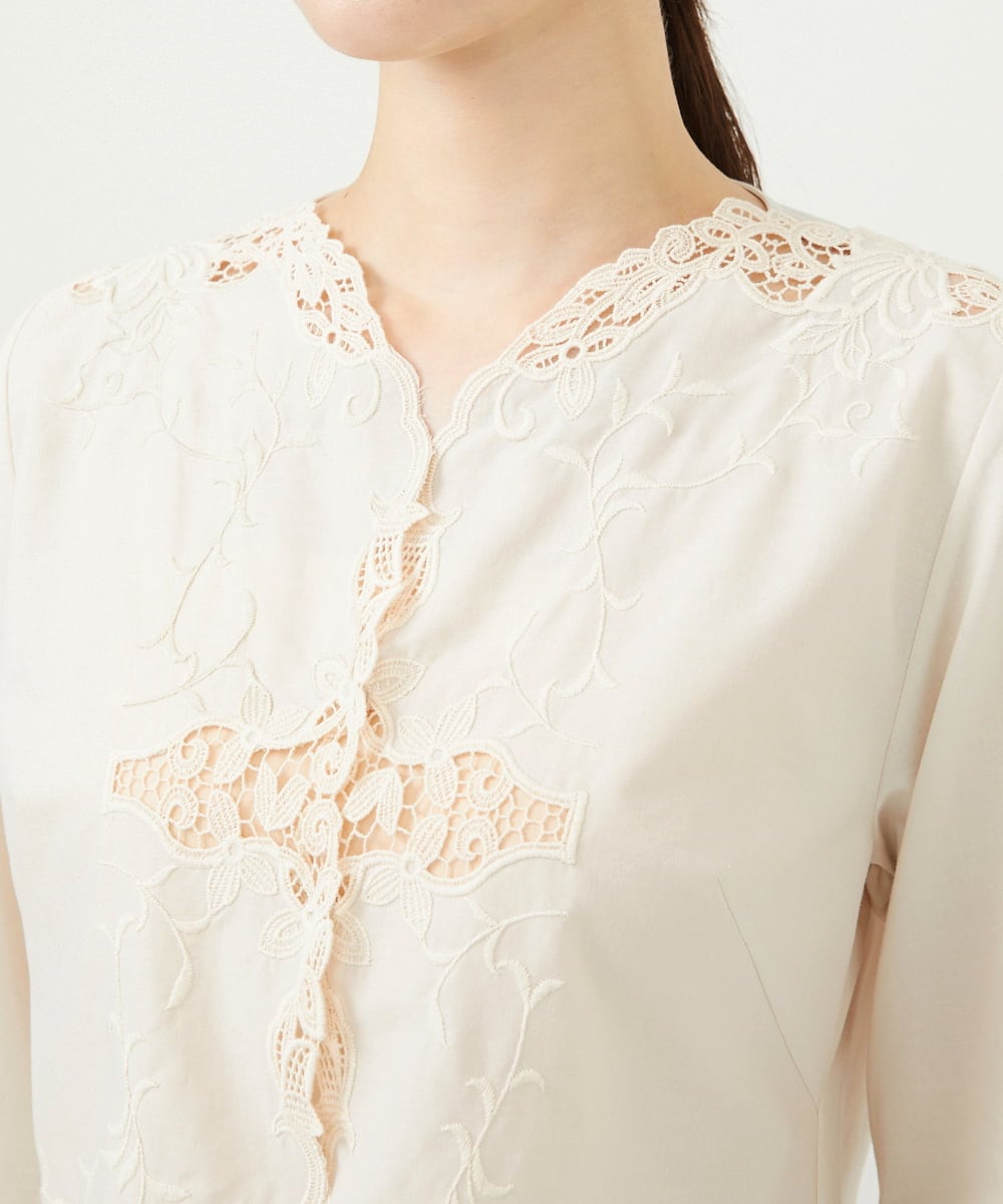 GYBGF31900 Sybilla(シビラ) ◆受注生産◆フラワーレース刺繍ボレロブラウス アイボリー