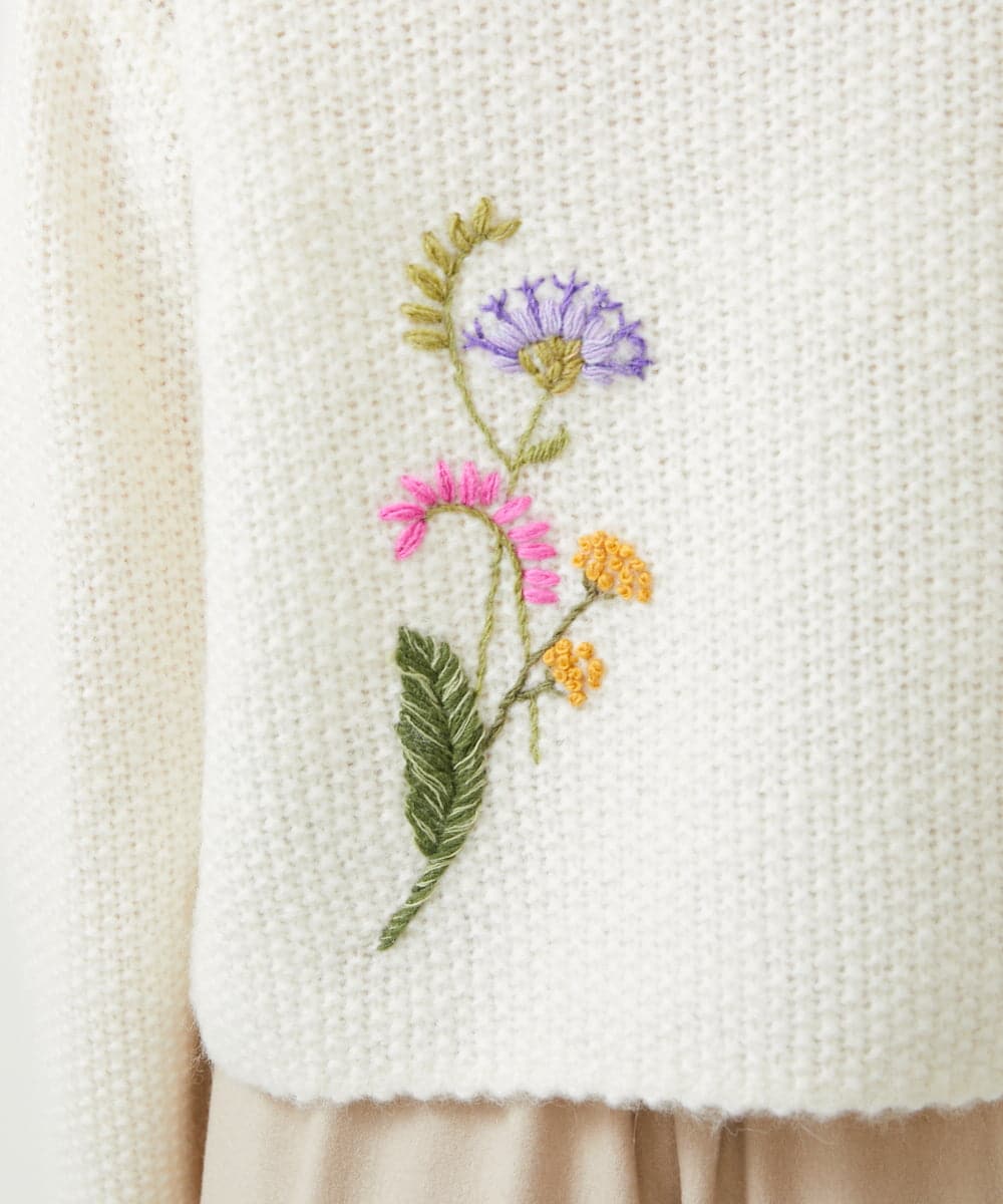 GYFAI03750 Sybilla(シビラ) ◆受注生産◆フラワーハンド刺繍ニット オフホワイト