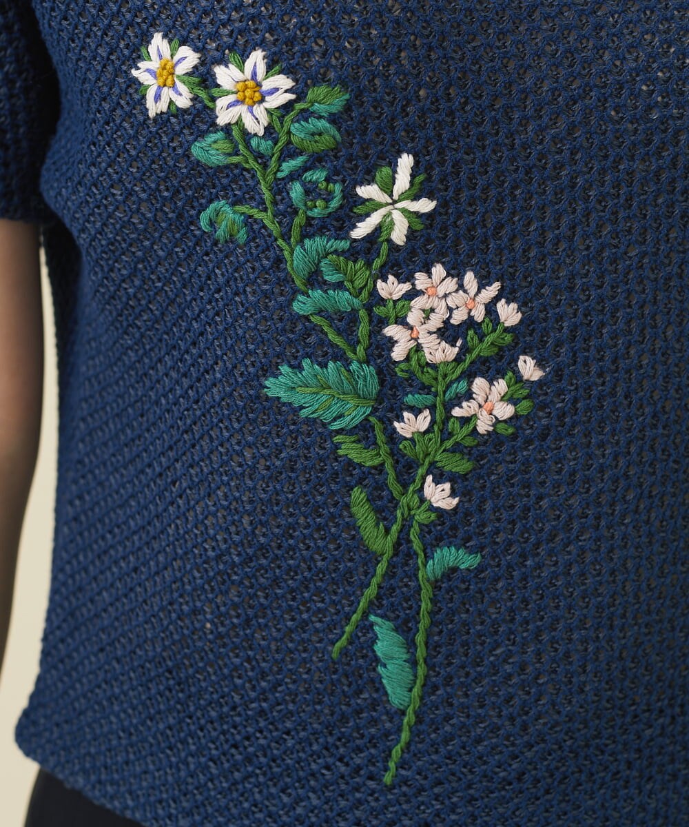 GYFGX01390 Sybilla(シビラ) ◆受注生産につき返品・交換・キャンセル不可◆ボタニカルガーデン刺繍メッシュ編みプルオーバー ネイビー