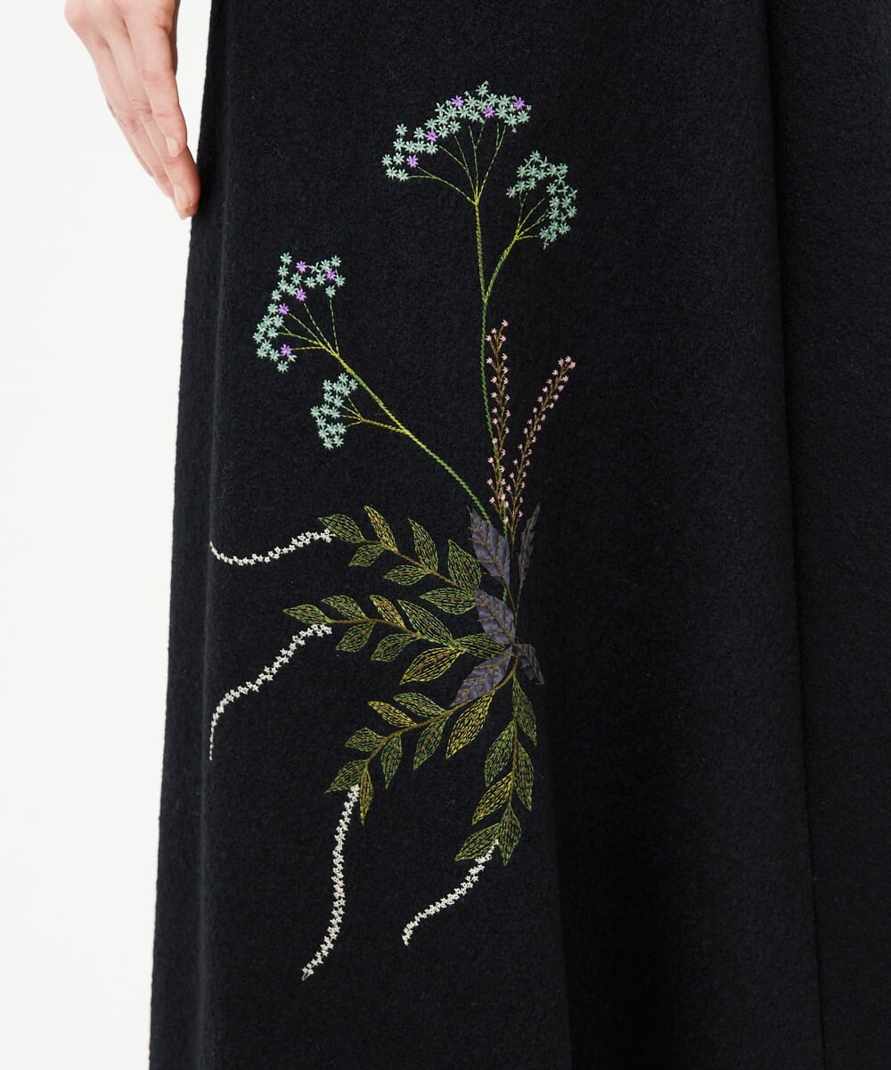 GYHAF03720 Sybilla(シビラ) ◆受注生産◆ブーケフラワー刺繍スカート ブラック