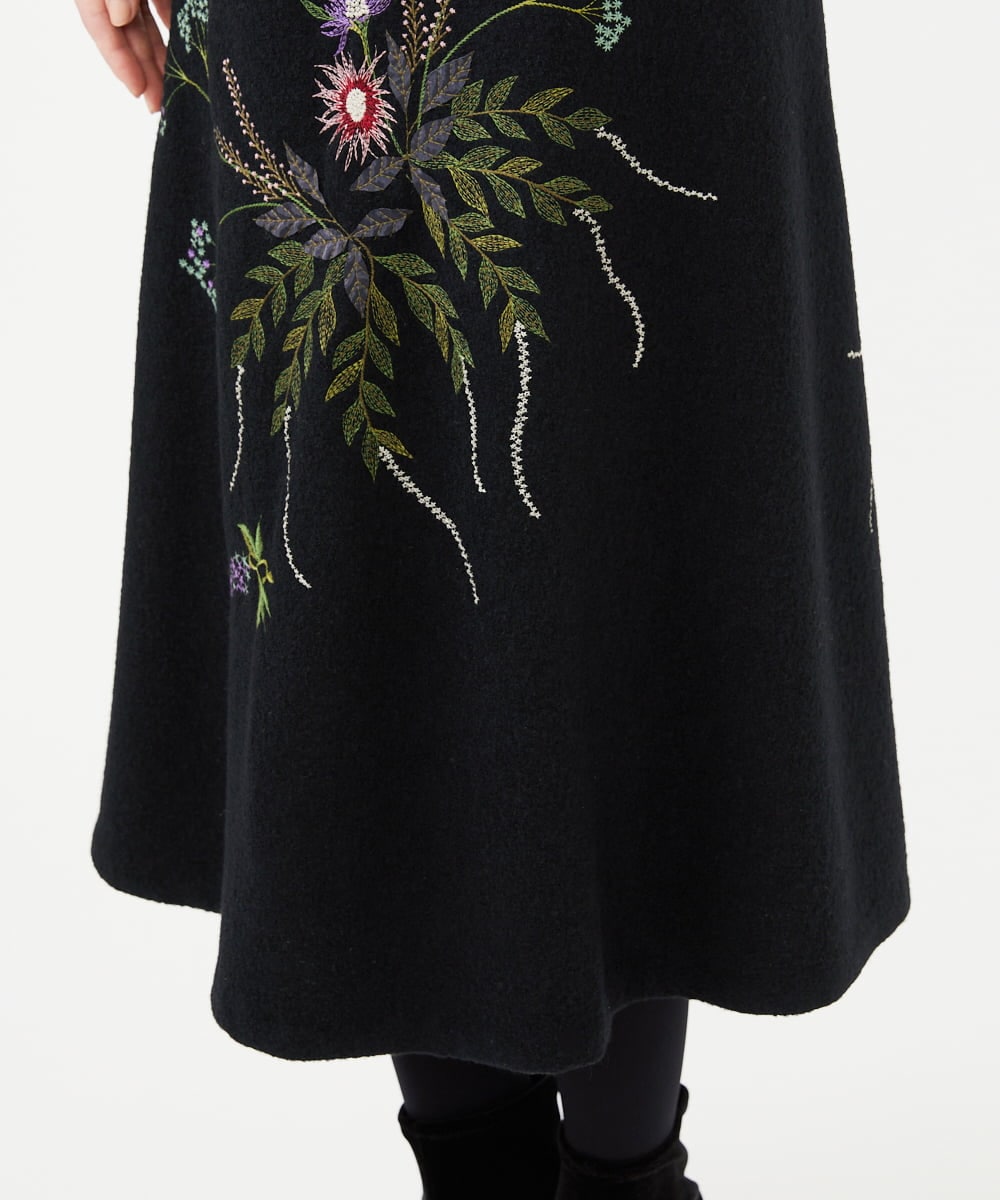 GYHAF03720 Sybilla(シビラ) ◆受注生産◆ブーケフラワー刺繍スカート ブラック