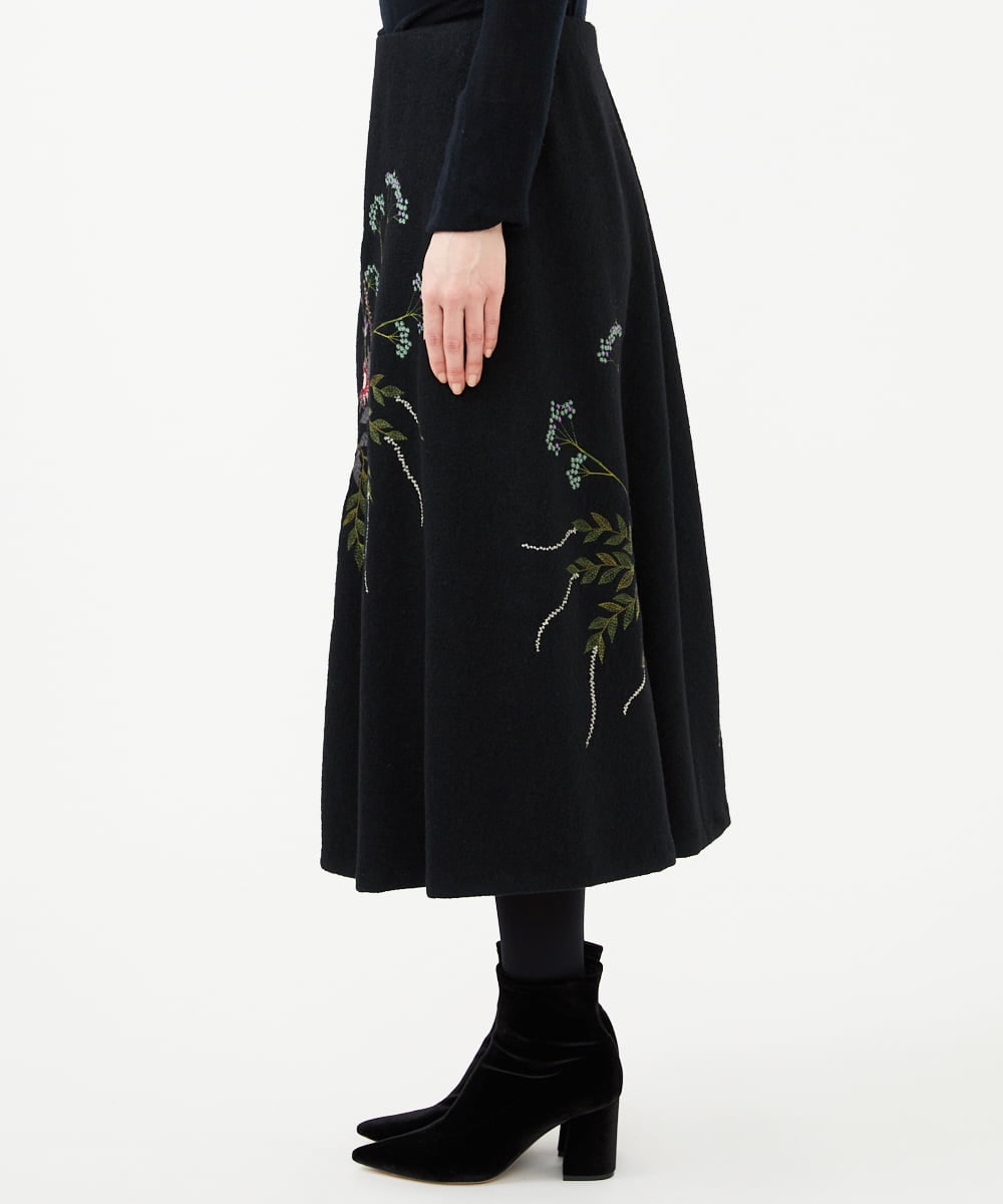 GYHAF03720 Sybilla(シビラ) ◆受注生産◆ブーケフラワー刺繍スカート ブラック