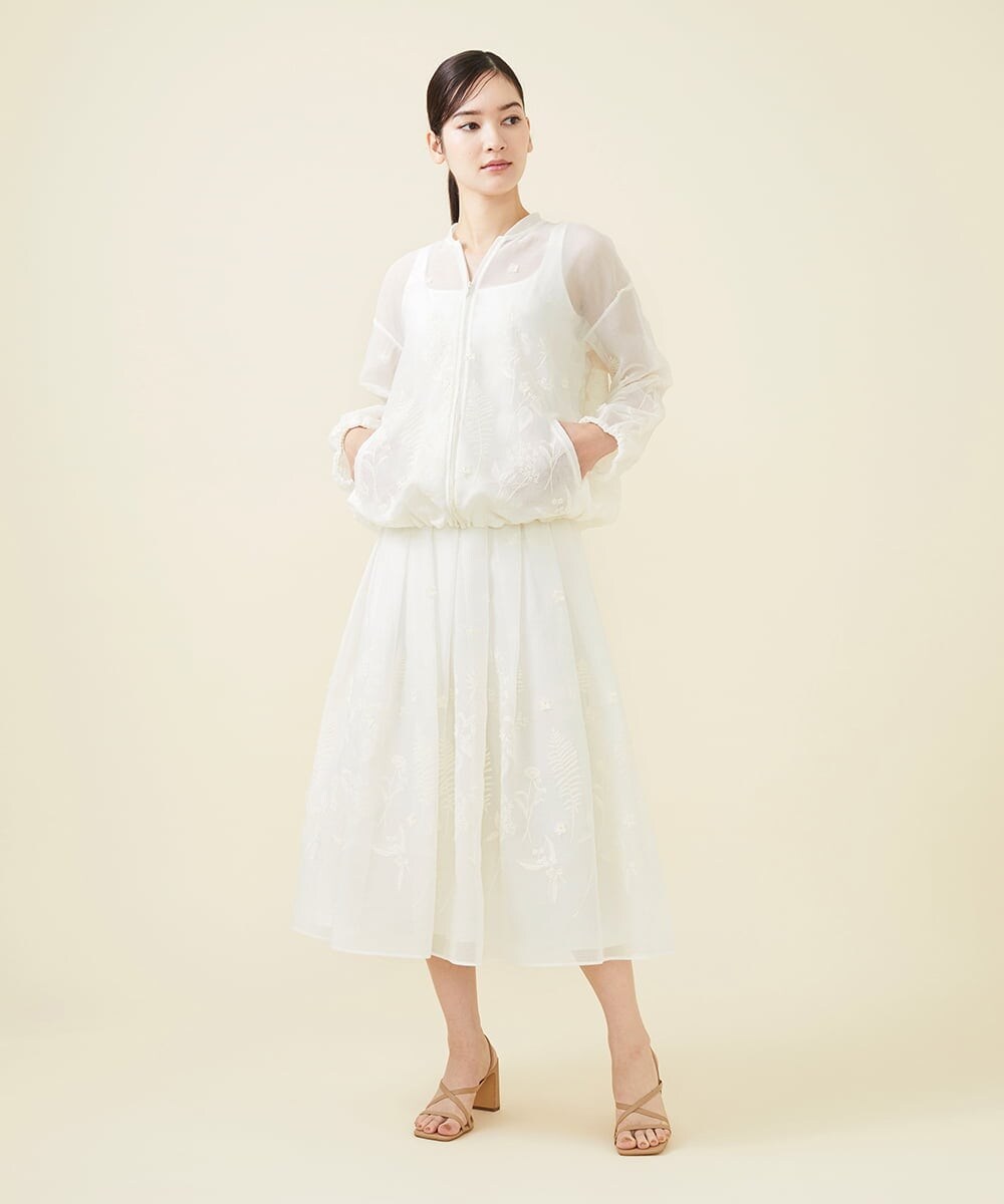 GYHGX01600 Sybilla(シビラ) ◆受注生産につき返品・交換・キャンセル不可◆ボタニカルガーデン刺繍シアースカート ホワイト