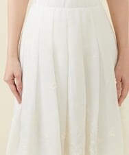 GYHGX01600 Sybilla(シビラ) ◆受注生産につき返品・交換・キャンセル不可◆ボタニカルガーデン刺繍シアースカート ホワイト