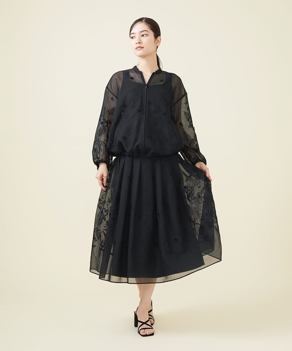 GYHGX01600 Sybilla(シビラ) ◆受注生産につき返品・交換・キャンセル不可◆ボタニカルガーデン刺繍シアースカート ブラック
