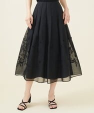GYHGX01600 Sybilla(シビラ) ◆受注生産につき返品・交換・キャンセル不可◆ボタニカルガーデン刺繍シアースカート ブラック