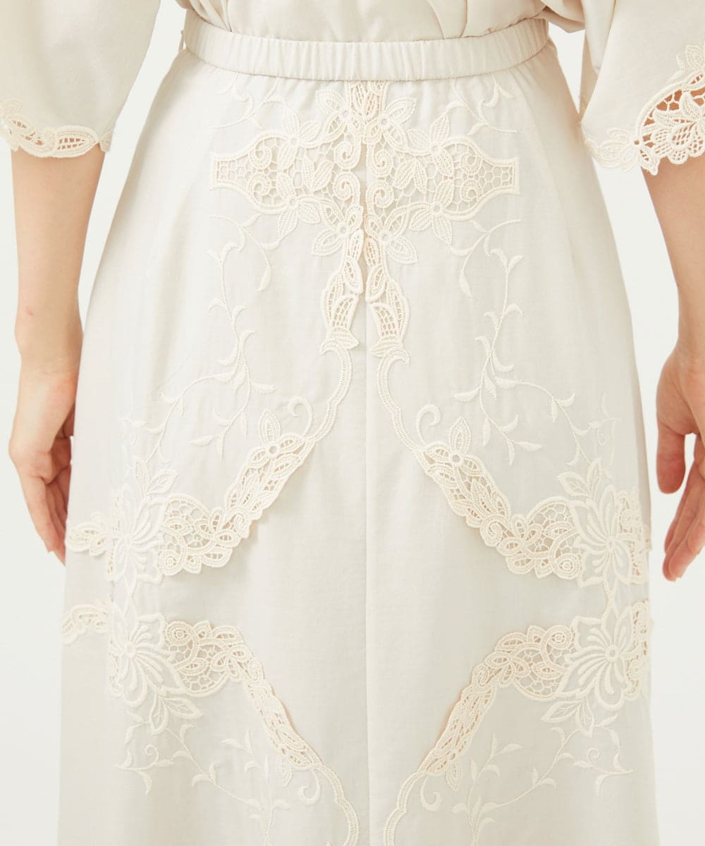 GYHYF32100 Sybilla(シビラ) ◆受注生産◆フラワーレース刺繍スカート アイボリー
