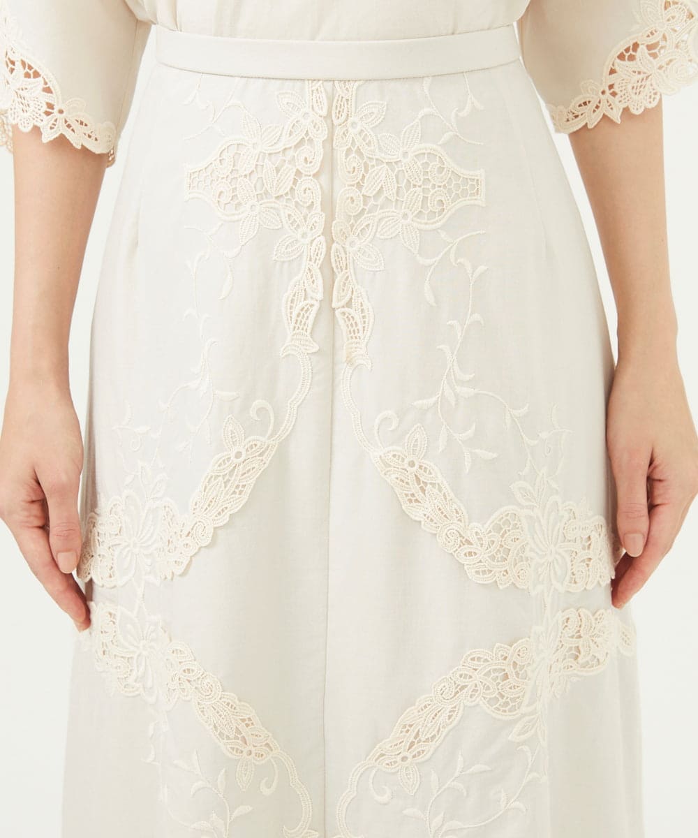 GYHYF32100 Sybilla(シビラ) ◆受注生産◆フラワーレース刺繍スカート アイボリー