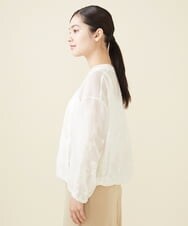 GYJGX01700 Sybilla(シビラ) ◆受注生産につき返品・交換・キャンセル不可◆ボタニカルガーデン刺繍シアーブルゾン ホワイト
