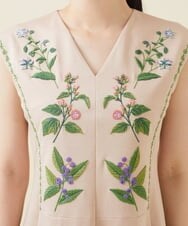 GYPGX01900 Sybilla(シビラ) ◆受注生産につき返品・交換・キャンセル不可◆ボタニカルガーデン刺繍ジャージードレス ピンクベージュ