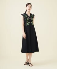 GYPGX01900 Sybilla(シビラ) ◆受注生産につき返品・交換・キャンセル不可◆ボタニカルガーデン刺繍ジャージードレス ブラック