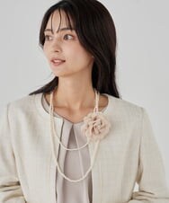 K12CD05039 a.v.v(アー・ヴェ・ヴェ) コサージュ付き二連ネックレス ベージュ