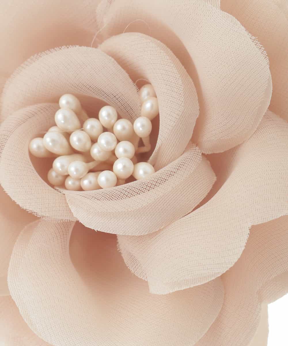 K12CD05039 a.v.v(アー・ヴェ・ヴェ) コサージュ付き二連ネックレス ベージュ