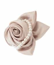 K12CD07029 a.v.v(アー・ヴェ・ヴェ) ローズモチーフコサージュ ベージュ