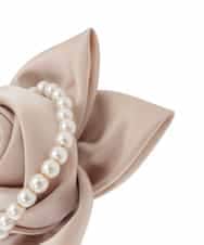 K12CD07029 a.v.v(アー・ヴェ・ヴェ) ローズモチーフコサージュ ベージュ