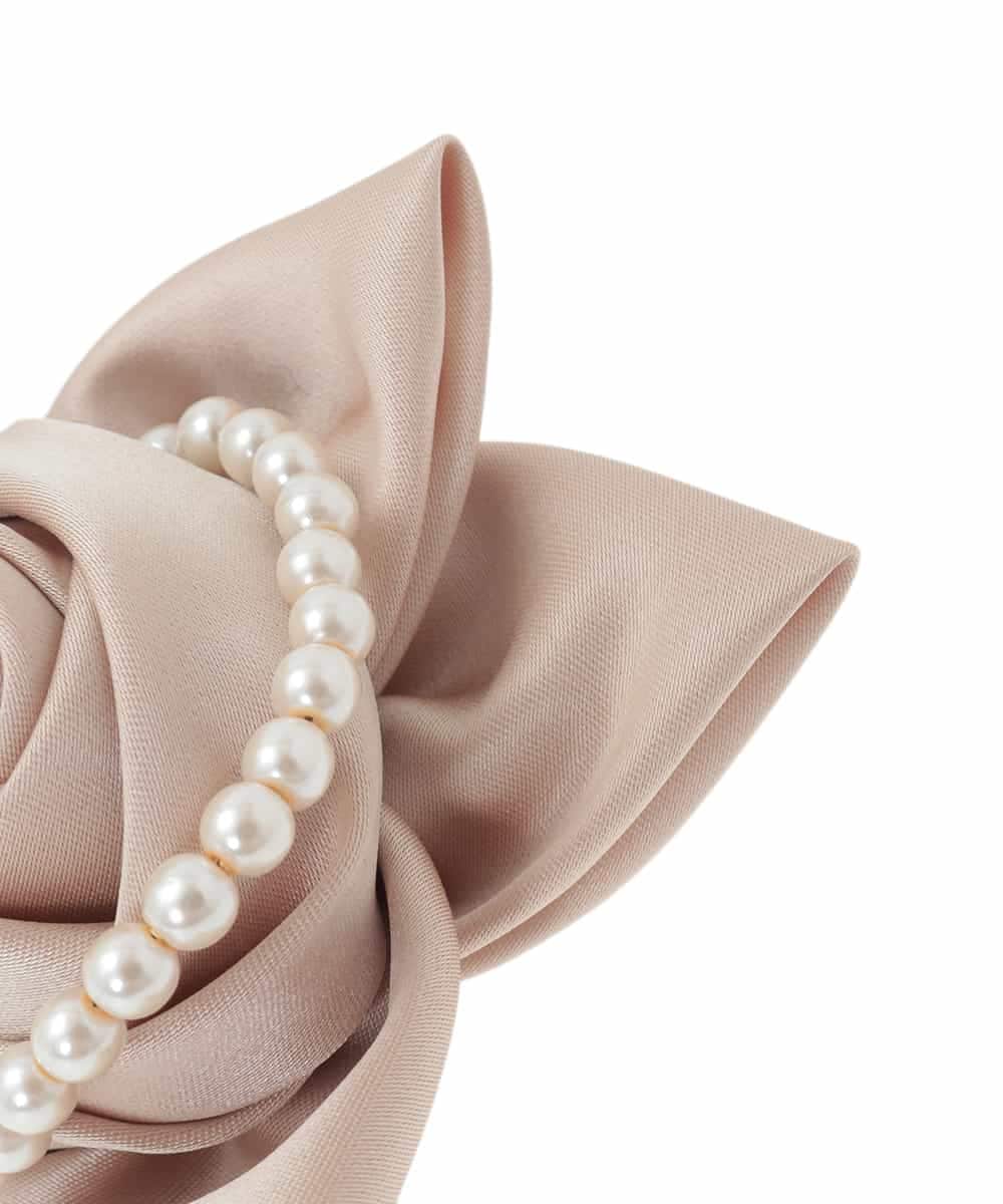 K12CD07029 a.v.v(アー・ヴェ・ヴェ) ローズモチーフコサージュ ベージュ