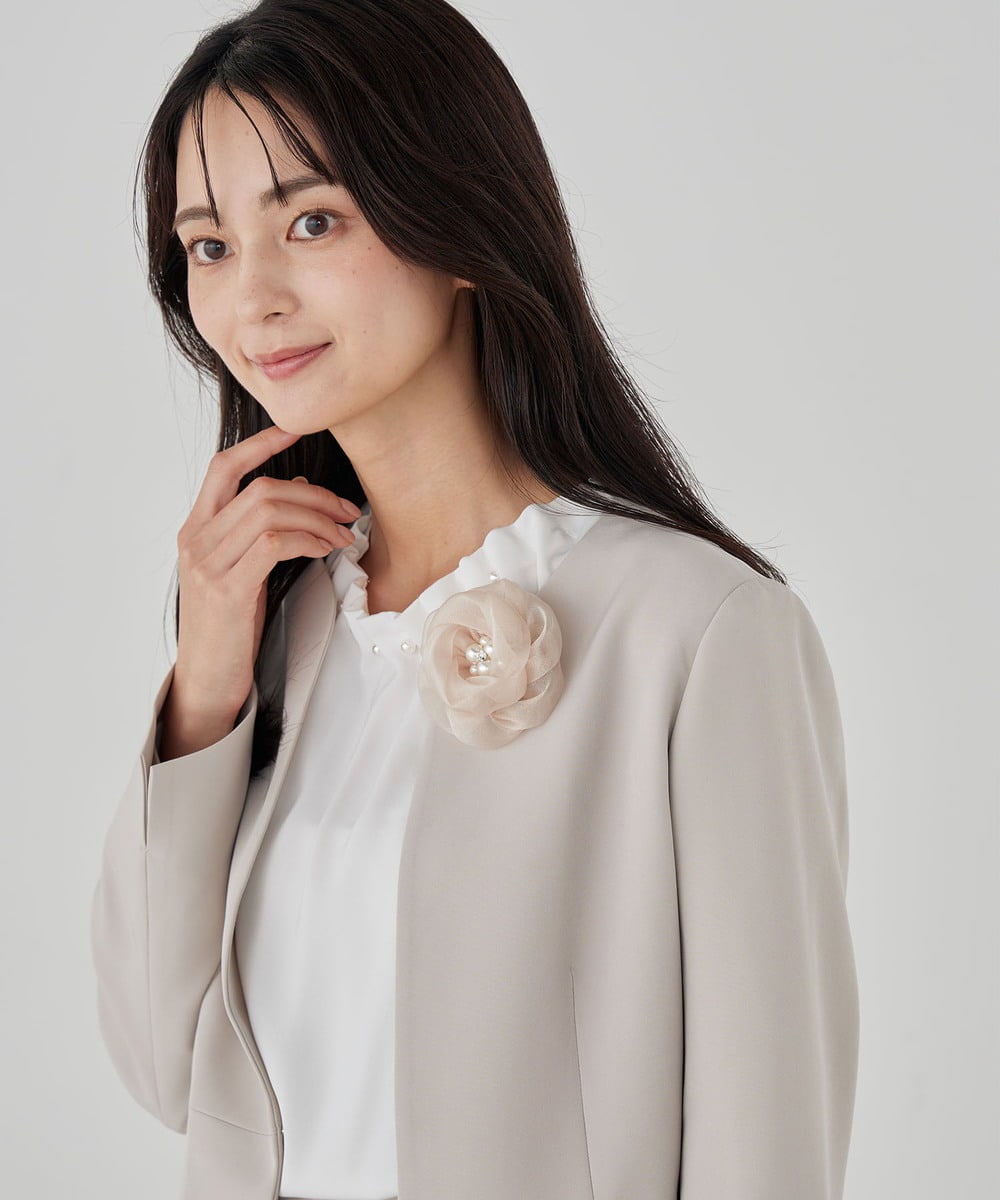 K12CD08029 a.v.v(アー・ヴェ・ヴェ) チュールフラワーコサージュ ベージュ