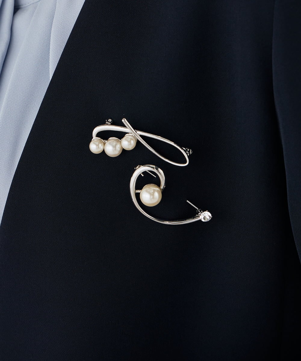 K12CD11021 a.v.v(アー・ヴェ・ヴェ) ニュアンスラインパールブローチ シルバー