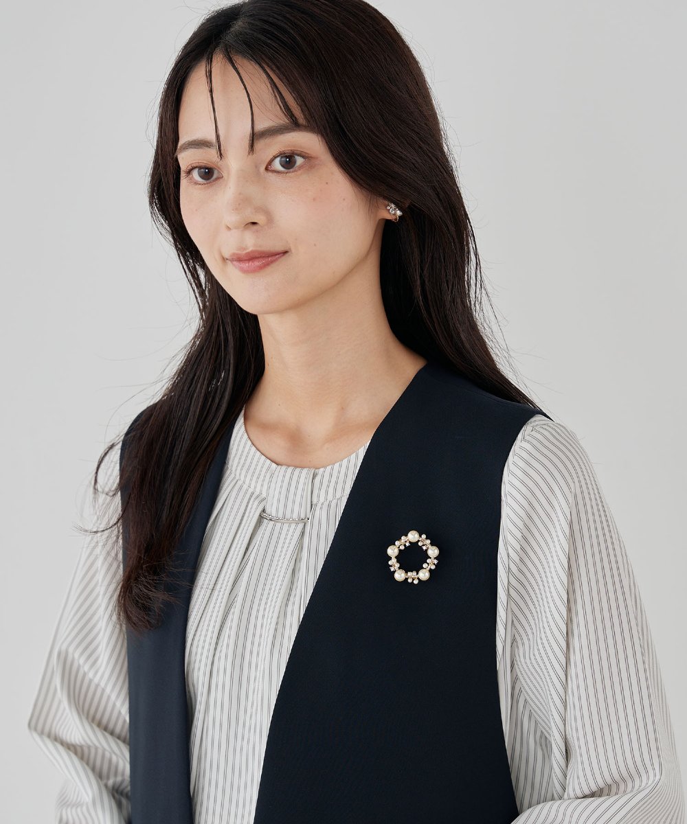 K12CD12024 a.v.v(アー・ヴェ・ヴェ) パール調サークルブローチ シルバー