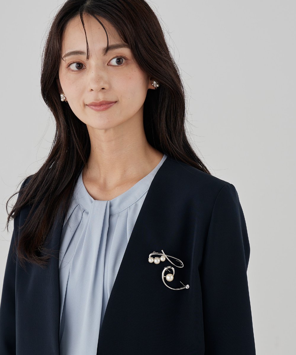 K12CD13021 a.v.v(アー・ヴェ・ヴェ) パール調ニュアンスブローチ シルバー