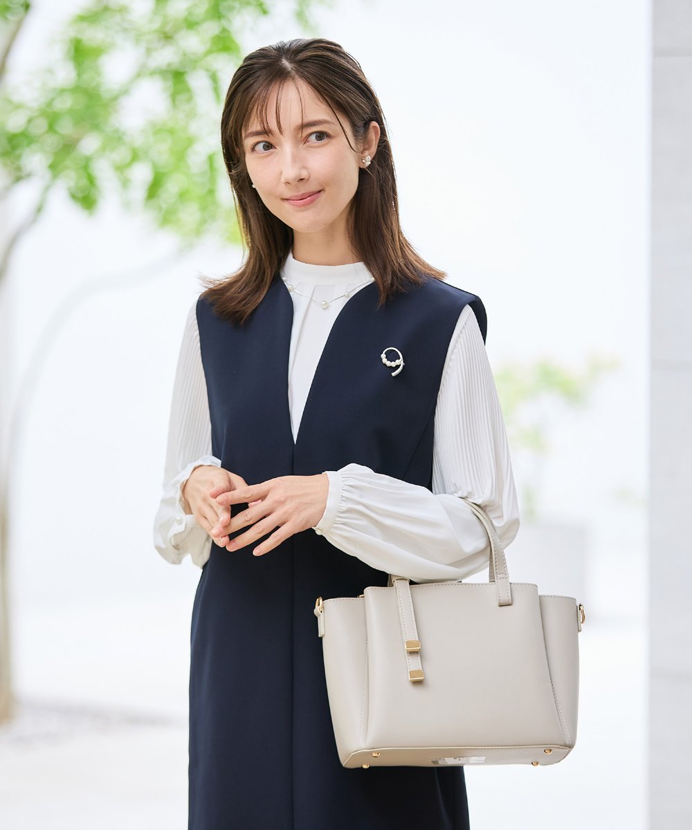 K12CD14021 a.v.v(アー・ヴェ・ヴェ) パールリングブローチ ゴールド