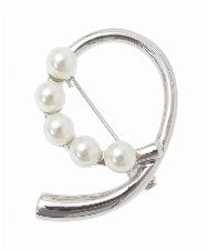 K12CD14021 a.v.v(アー・ヴェ・ヴェ) パールリングブローチ ゴールド