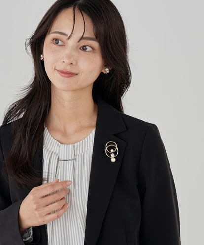 K12CD15021 a.v.v 3連パールサークルブローチ