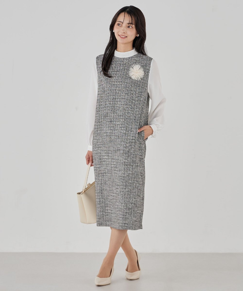 K12CD17029 a.v.v(アー・ヴェ・ヴェ) フェザーフラワーコサージュ アイボリー