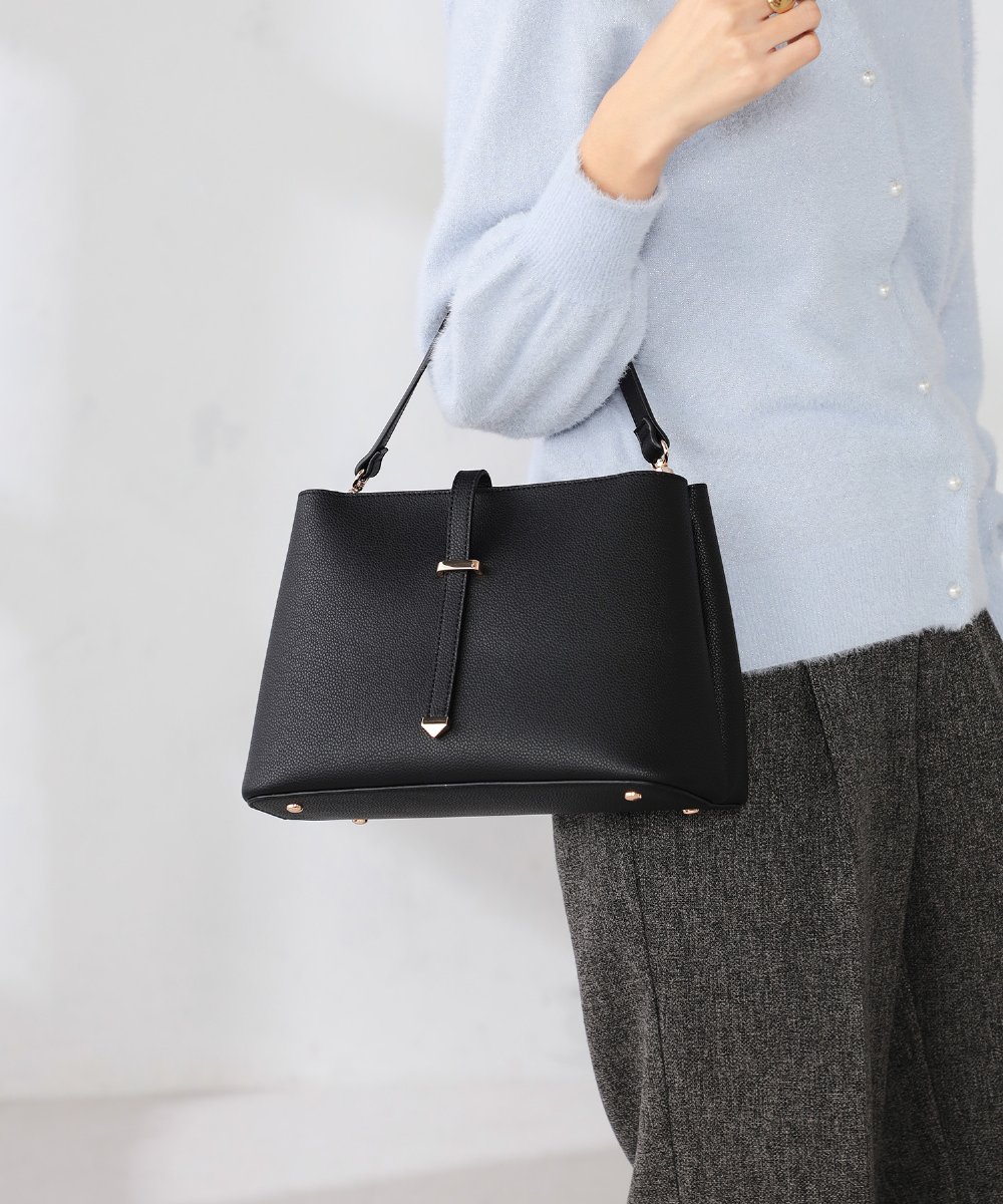 K15CD02059 a.v.v(アー・ヴェ・ヴェ) ビット調ハンドバッグ ブラック