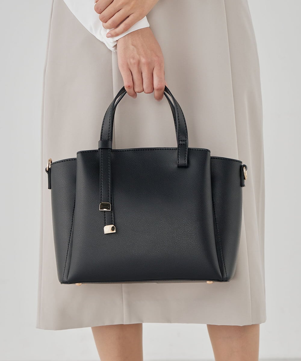 K15CD03059 a.v.v(アー・ヴェ・ヴェ) ノットハンドルミドルサイズトート ブラック