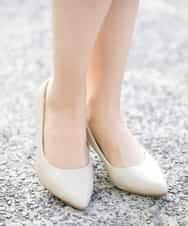 K16CM01049 a.v.v(アー・ヴェ・ヴェ) 【ヒール高さ：5.5～5.7cm】フェイクレザーパンプス ベージュ