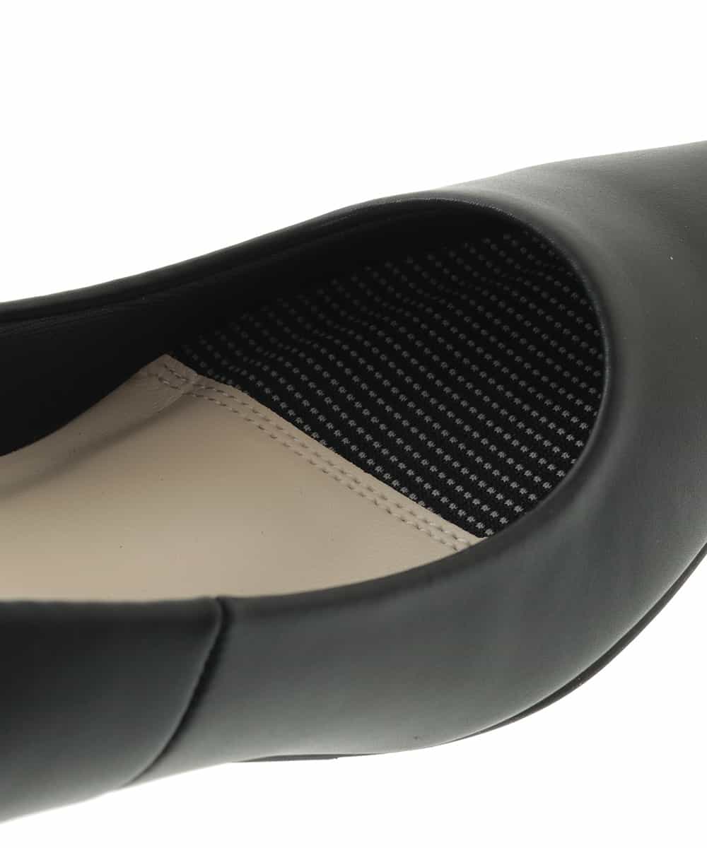 K16CM01049 a.v.v(アー・ヴェ・ヴェ) 【ヒール高さ：5.5～5.7cm】フェイクレザーパンプス ブラック