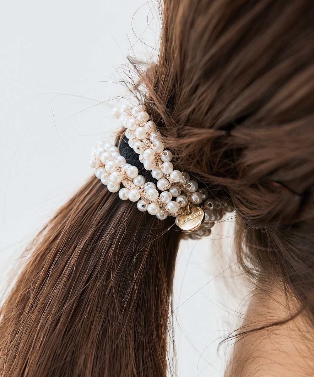 K1HCD03012 a.v.v(アー・ヴェ・ヴェ) パール調ヘアポニー アイボリー