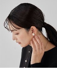 K1PCD01012 a.v.v(アー・ヴェ・ヴェ) パールビジューイヤリング アイボリー