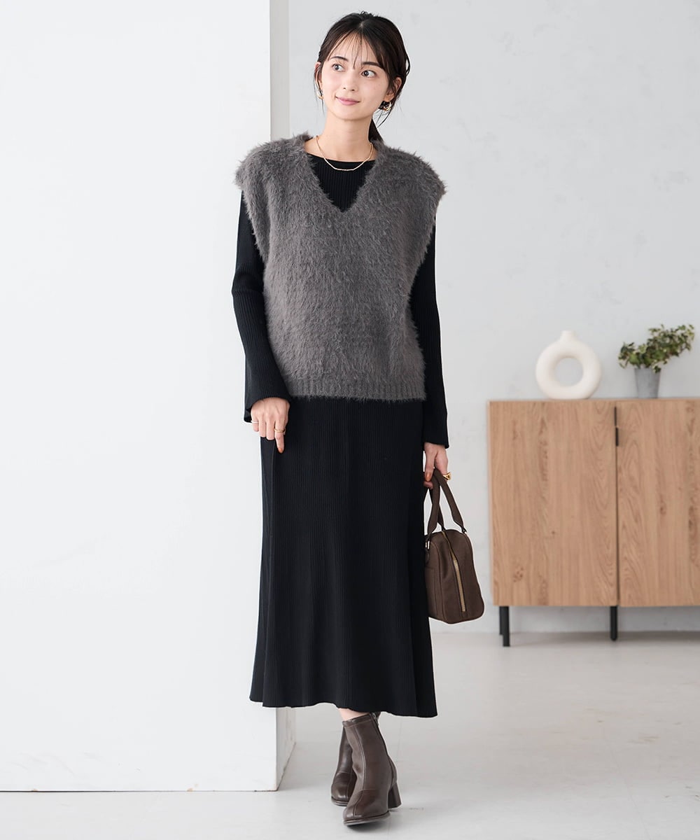 K2AKA01089 a.v.v(アー・ヴェ・ヴェ) 【2SET】フェザーベスト×フレアニットワンピース ブラック