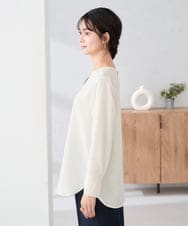 K2BBD14034 a.v.v(アー・ヴェ・ヴェ) ノーカラーカフスブラウス アイボリー