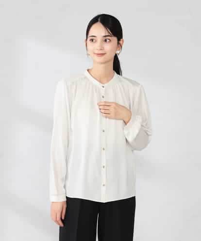 K2BFD04044 a.v.v 【洗える】サテンギャザーブラウス