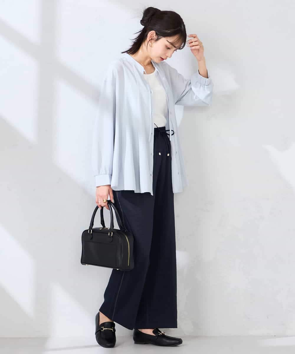 K2BFD23059 a.v.v(アー・ヴェ・ヴェ) エアリーフレアブラウス ライトブルー