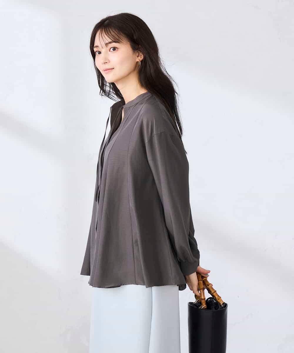 K2BFD23059 a.v.v(アー・ヴェ・ヴェ) エアリーフレアブラウス ライトブルー