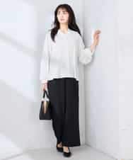 K2BFD25049 a.v.v(アー・ヴェ・ヴェ) フリルVネックドット柄ブラウス ホワイト