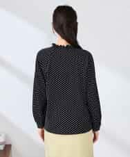 K2BFD25049 a.v.v(アー・ヴェ・ヴェ) フリルVネックドット柄ブラウス ホワイト